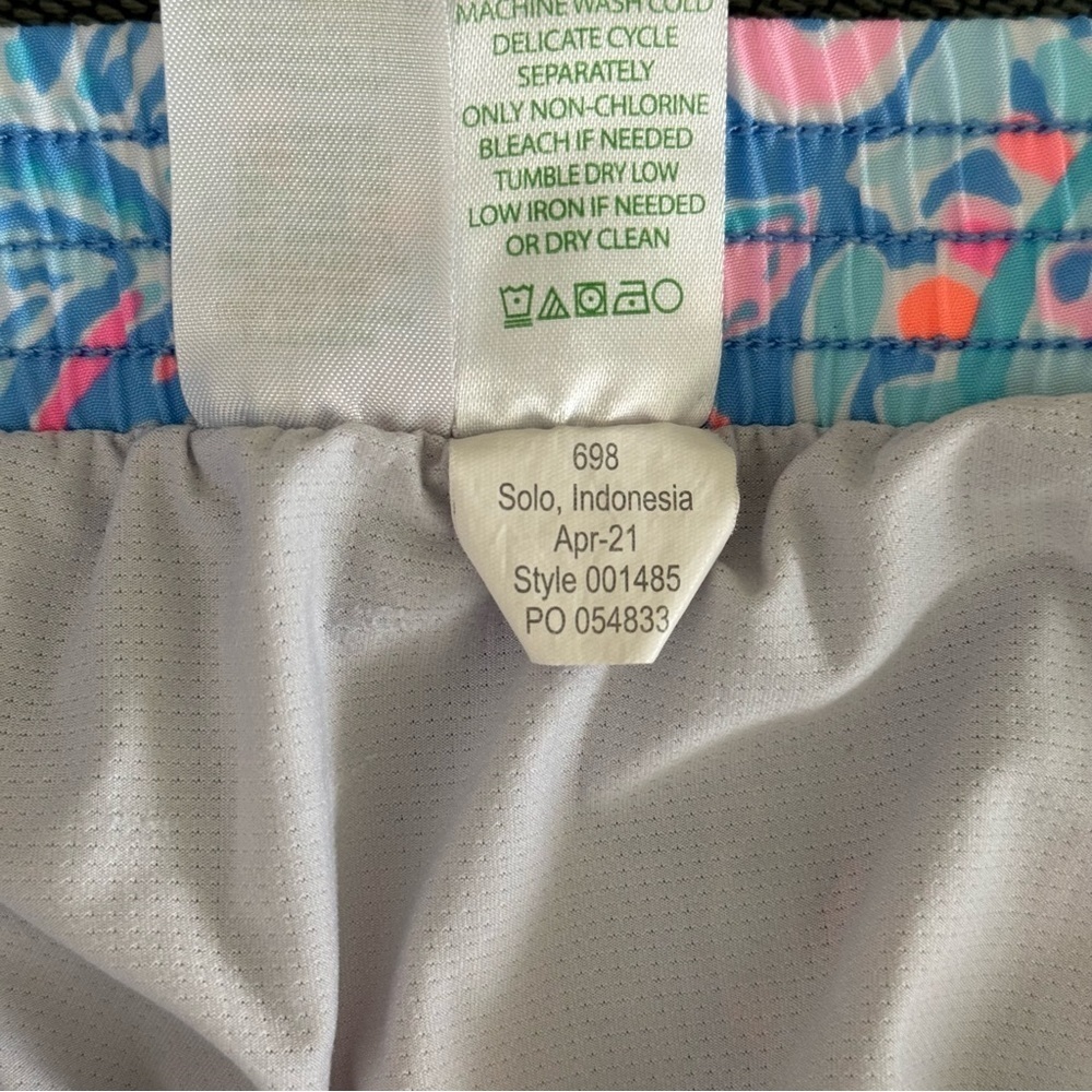 LILLY PULITZER Luxletic Ocean Trail Shorts Zanzibar Blue Fish Kiss - Picture 8 of 9
